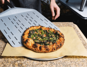 Top Tips for Making Restaurant-Style Pizza in Your Own Backyard